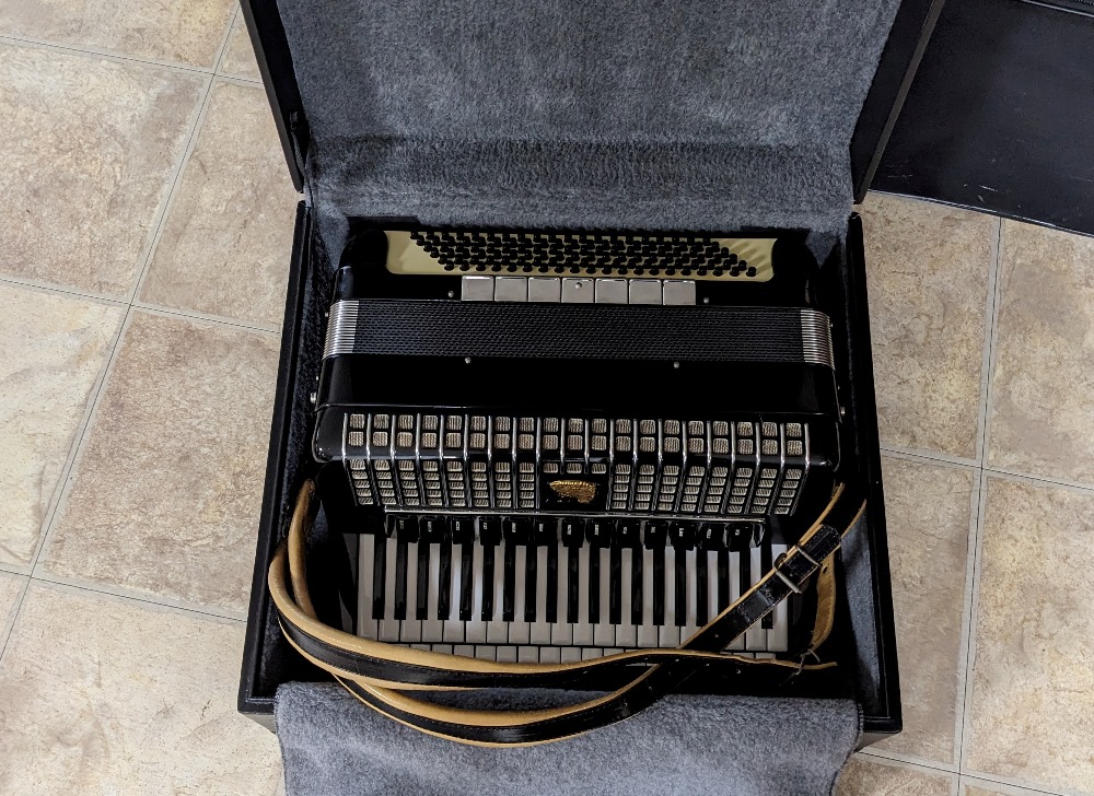 Custom B System Chromatic Accordion