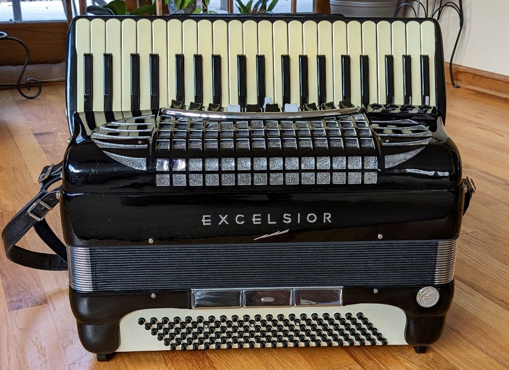 Excelsior Symphony Cassotto Accordion