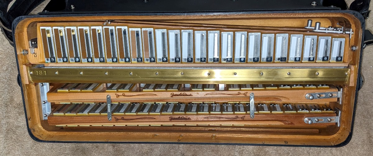 Frontalini Superior VI Accordion