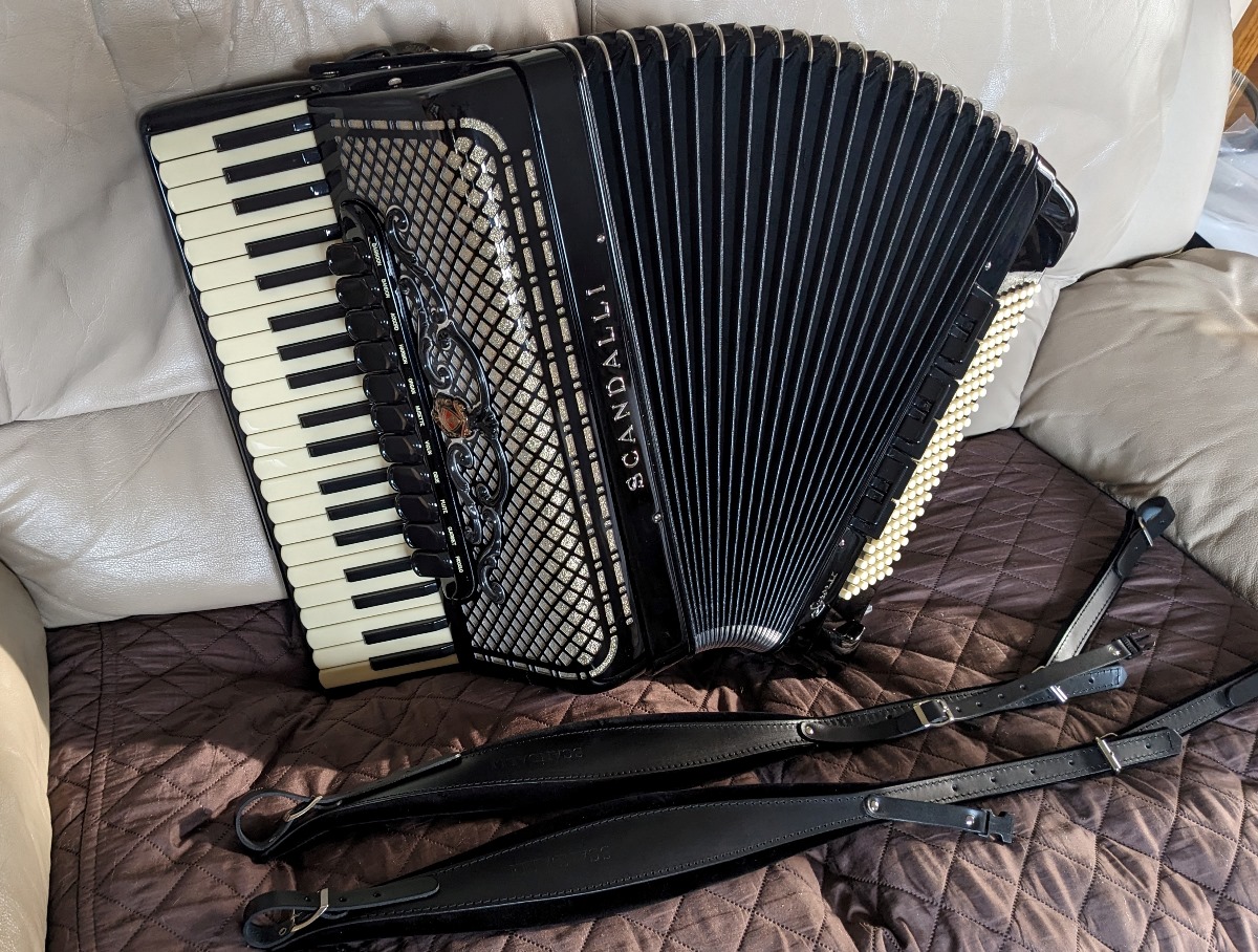 Scandalli Super VI Accordion