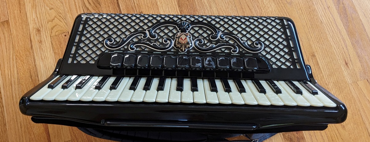 Scandalli Super VI Accordion