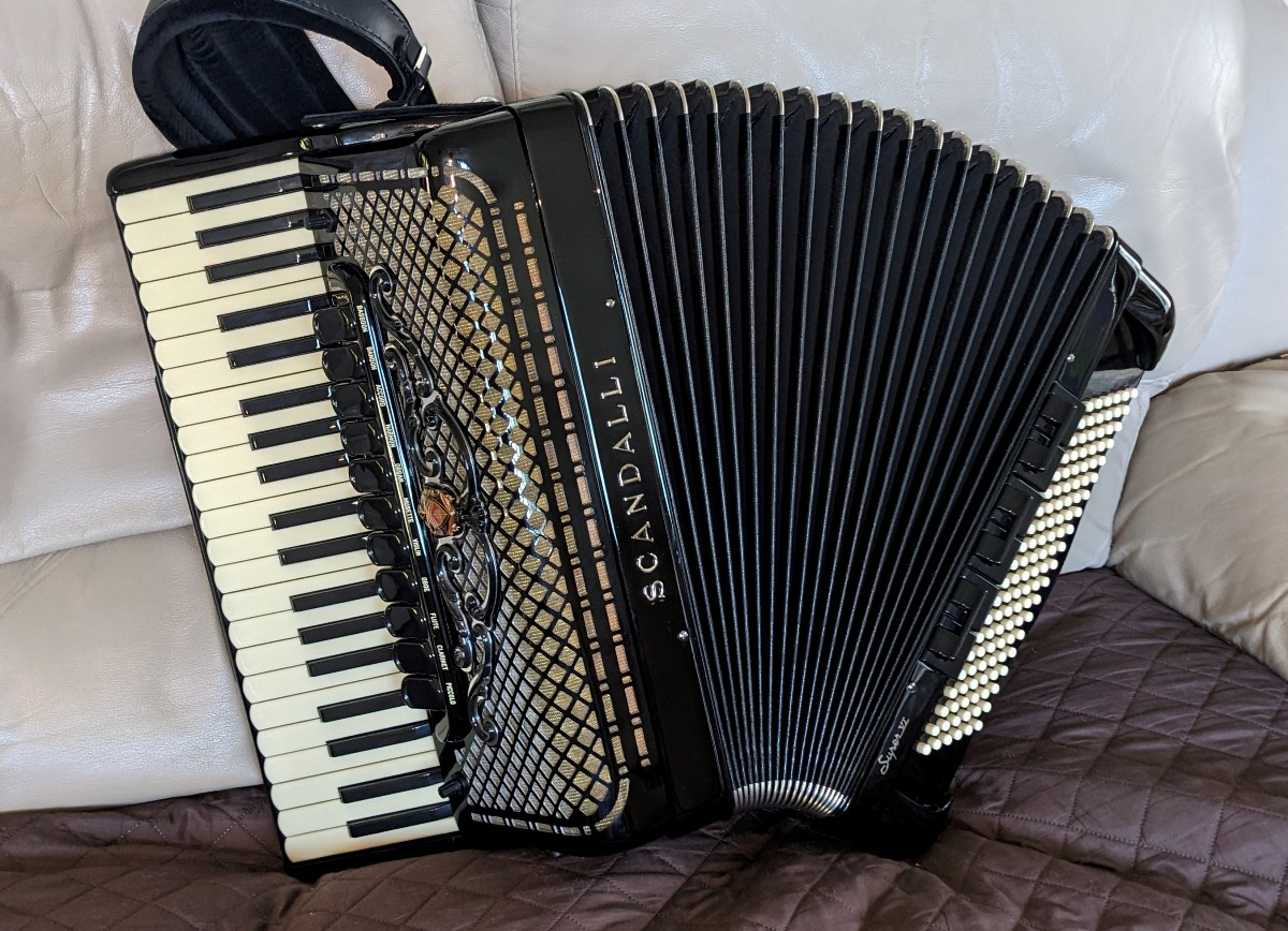 Scandalli Super VI Accordion