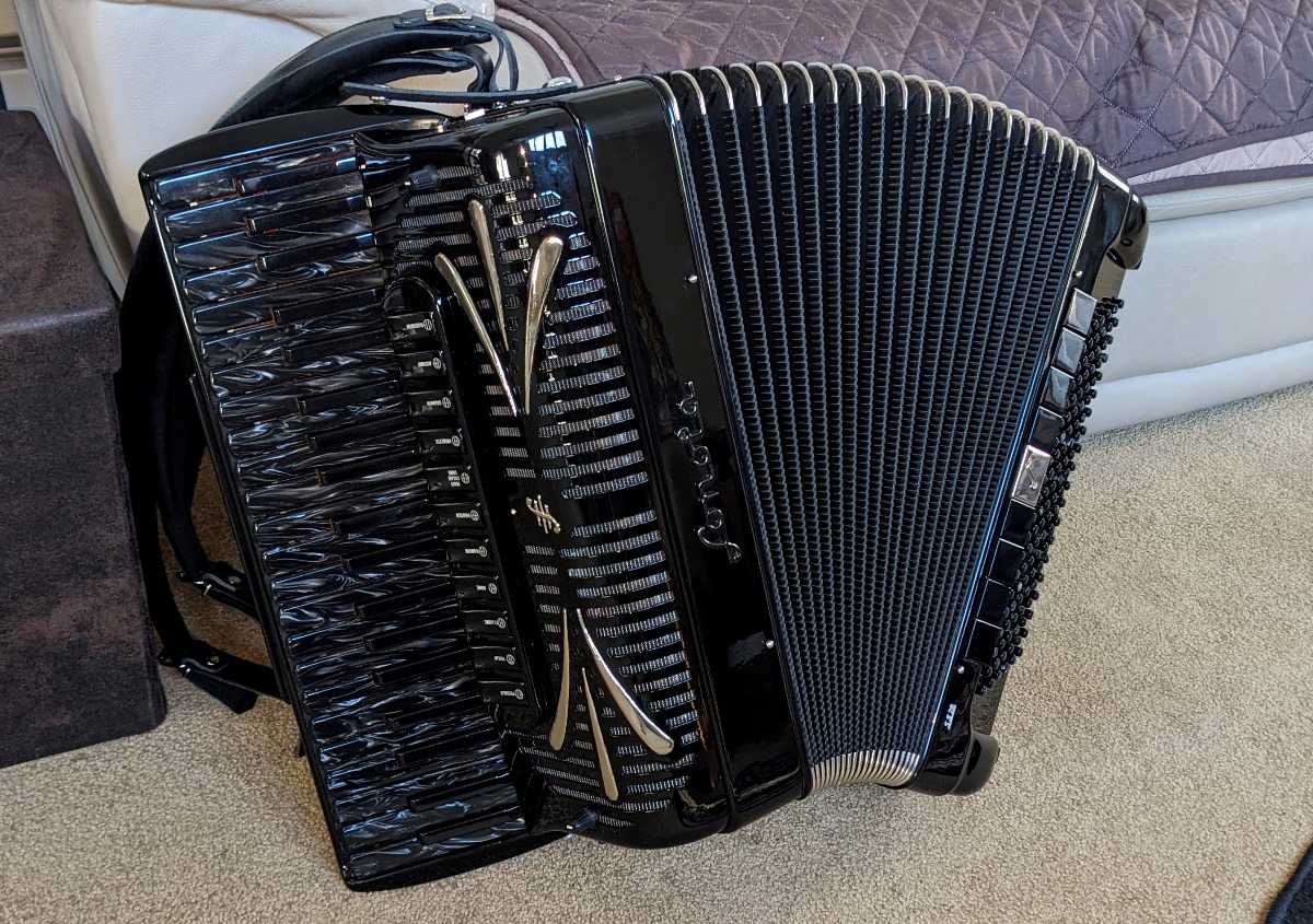 Sonola SS20 Accordion