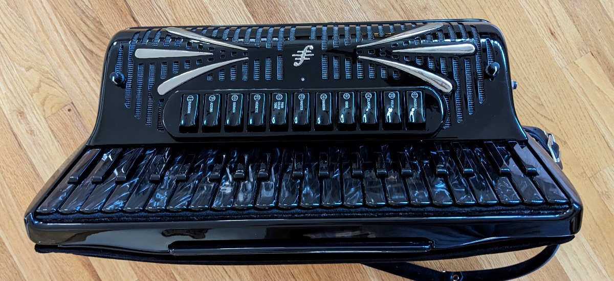 Sonola SS20 Accordion