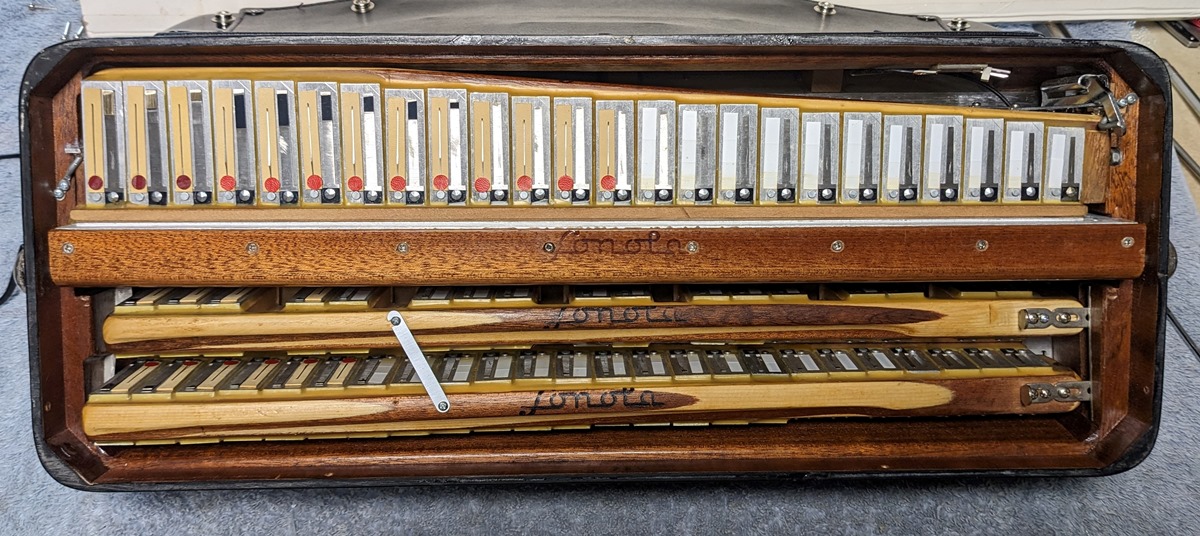 Sonola SS20 Accordion