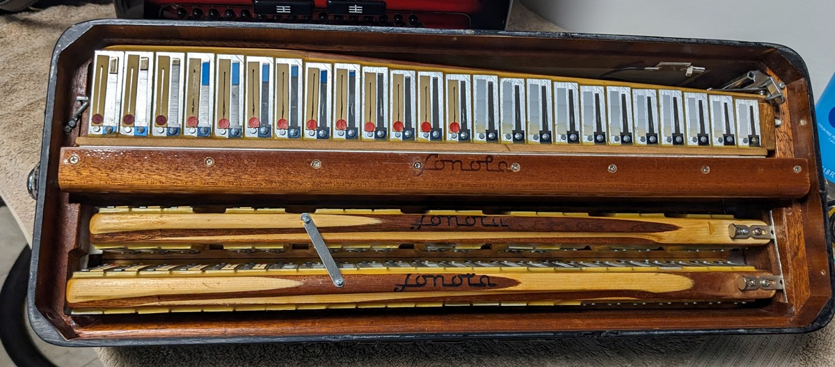 Sonola SS20 Accordion