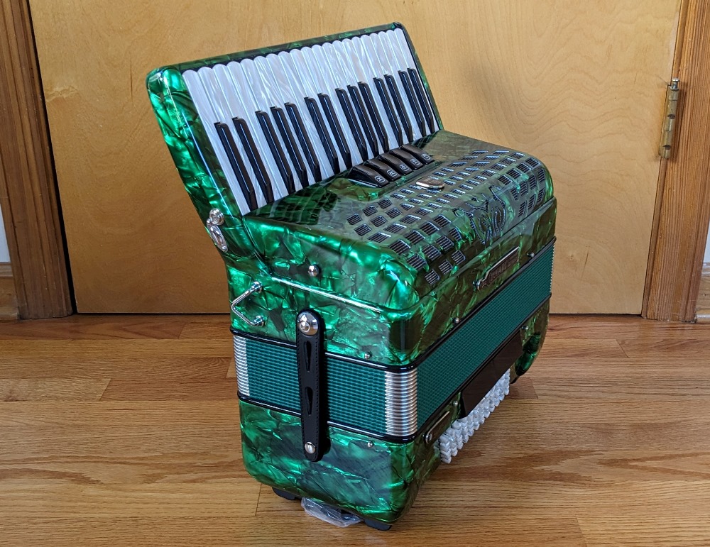 Bugari 115/CH Championfisa 34/72 Accordion
