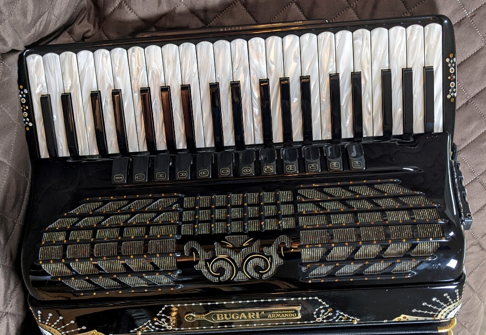 Bugari Gold MIDI Accordion