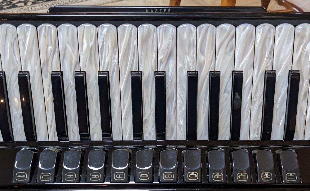 Bugari Gold MIDI Accordion