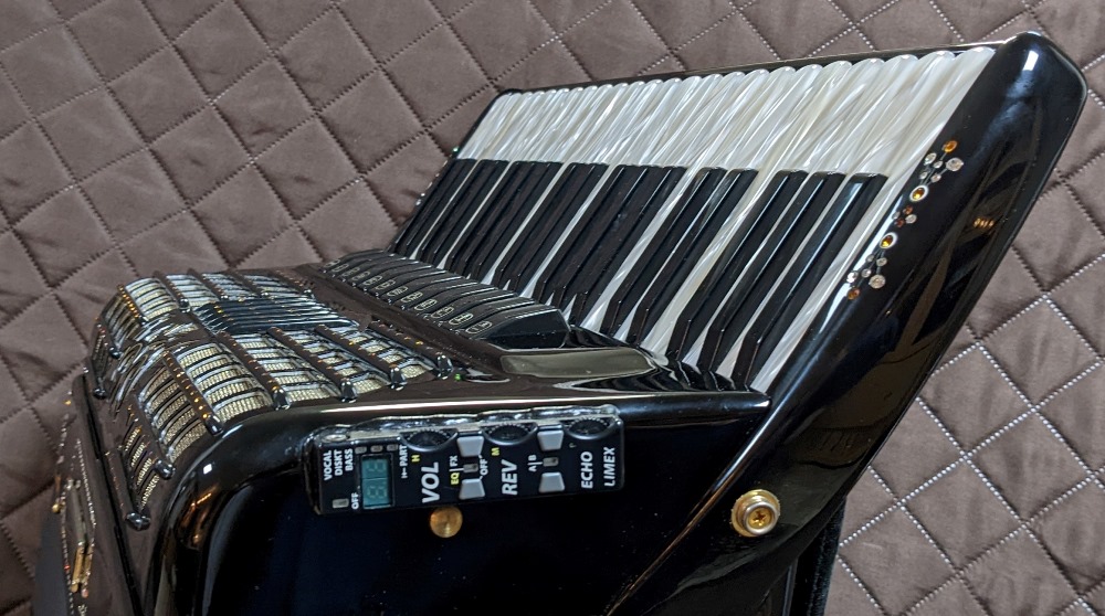 Bugari Gold MIDI Accordion