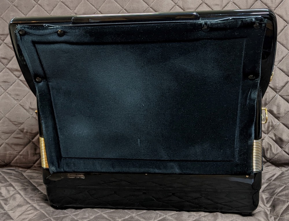 Bugari Gold MIDI Accordion