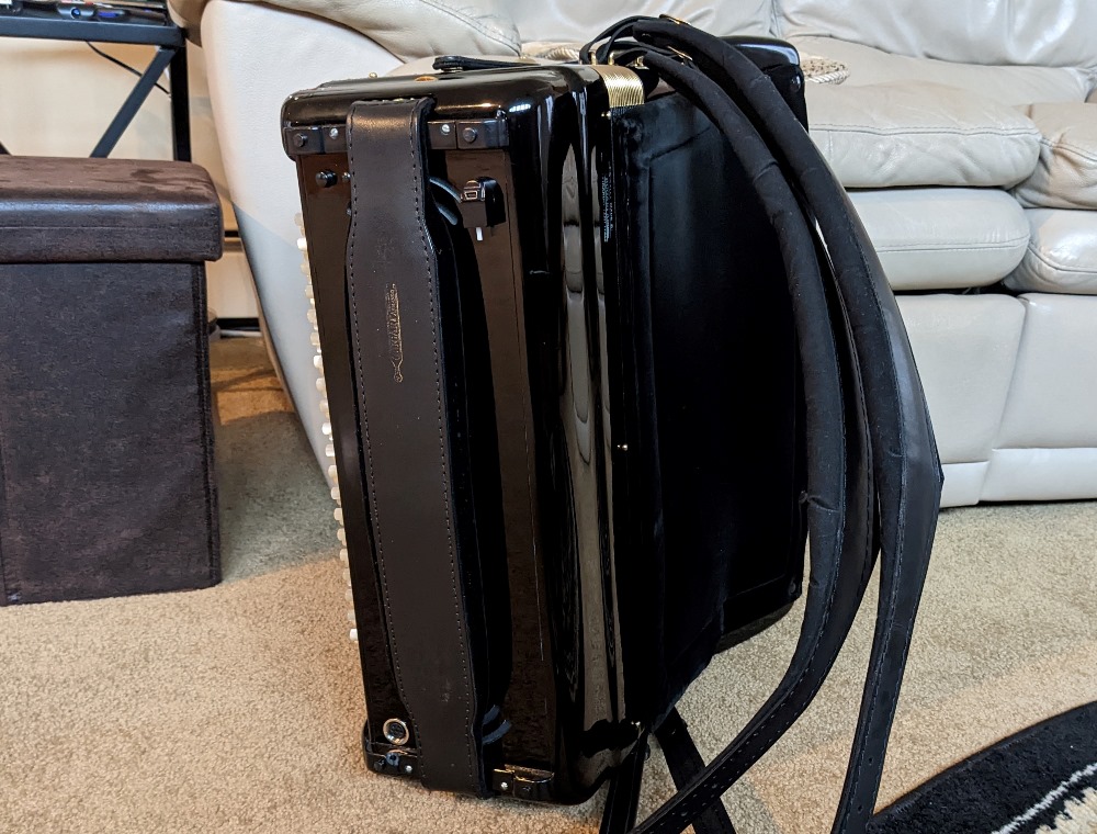 Bugari Gold MIDI Accordion