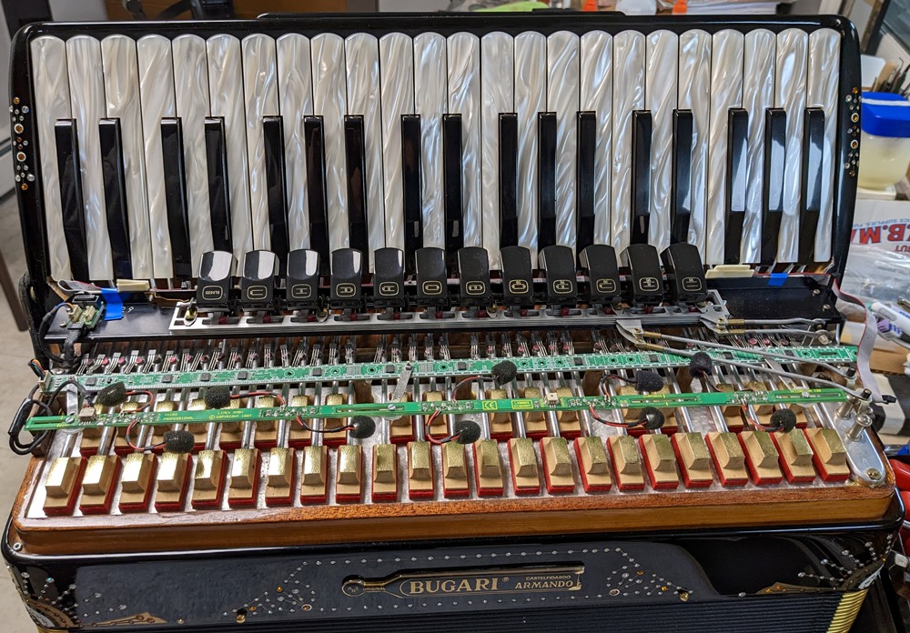 Bugari Gold MIDI Accordion