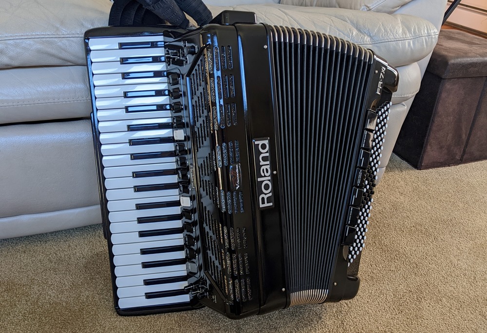 Roland FR-7X Accordion