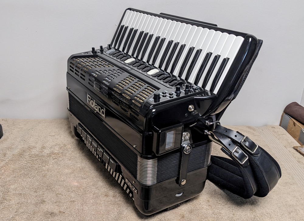 Roland FR-7X Accordion