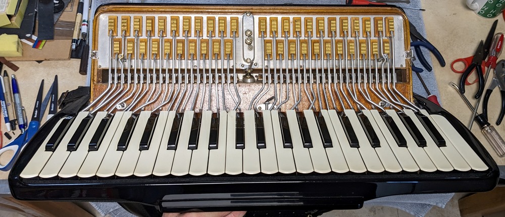 Titano Royal Convertor Accordion