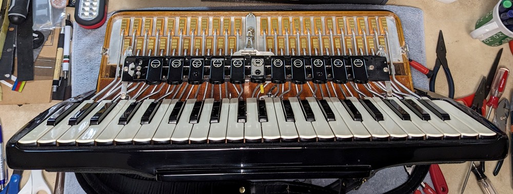 Titano Royal Convertor Accordion